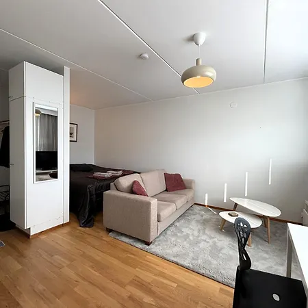 Cozy Studio, Metro&light Rail 500m, Own Parking Appartement